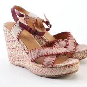 Adorable Coconuts Shabby Wedges